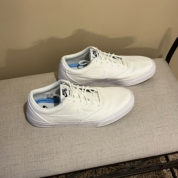 Nike SB Charge White Canvas Sneakers, size 10 - Picture 3 of 9